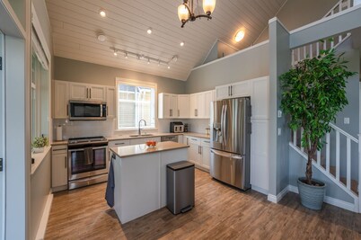 The Lakehouse/Snow Vacation Rental