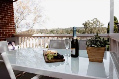Family, Pet & EV Friendly Home in Bowral Centre