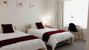 3 bedrooms, desk, iron/ironing board, travel cot