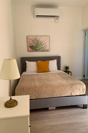 2 bedrooms, free WiFi, bed sheets - Villas at Auxilio Mutuo 104 (San Juan)