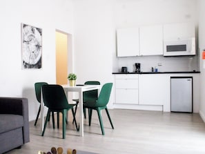 30-Zoll-Smart-TV mit Digitalempfang, Fernseher