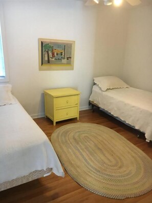 Iron/ironing board, free WiFi