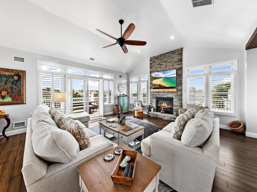 TV connectée, cheminée, table de tennis de table