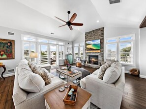 Smart TV, fireplace, table tennis