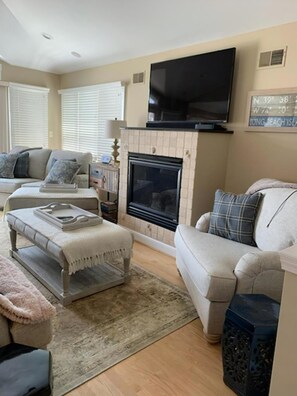 TV, table tennis - One off with Views! Long Beach Twsp. (Brant Beach)