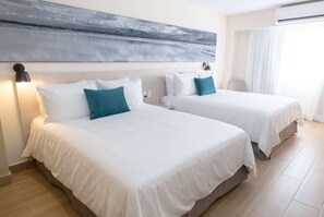 Habitación, 2 camas de matrimonio, no fumadores | Ropa de cama de alta calidad y colchones con acolchado adicional