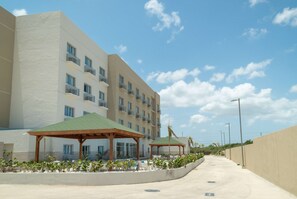 Exterior - Wyndham Garden El Morro Montecristi (Monte Cristi)