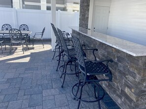 Outdoor dining - Vacation rental with pool on LBI (Brant Beach)