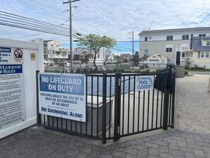 Property grounds - 2 bedroom accommodation in Ship Bottom (Ship Bottom)