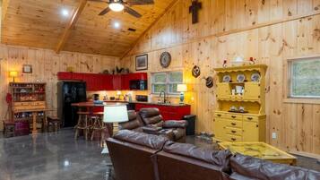 Smart TV, fireplace