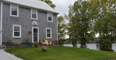 Relaxed vacation with 4 bedrooms on the beautiful Saint John River