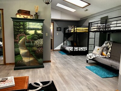 Secluded Hillside Cabin on Historic working Farm