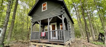 Camp Newbury: 100% off grid. 2 log cabins, pavilion, trails and shooting range.