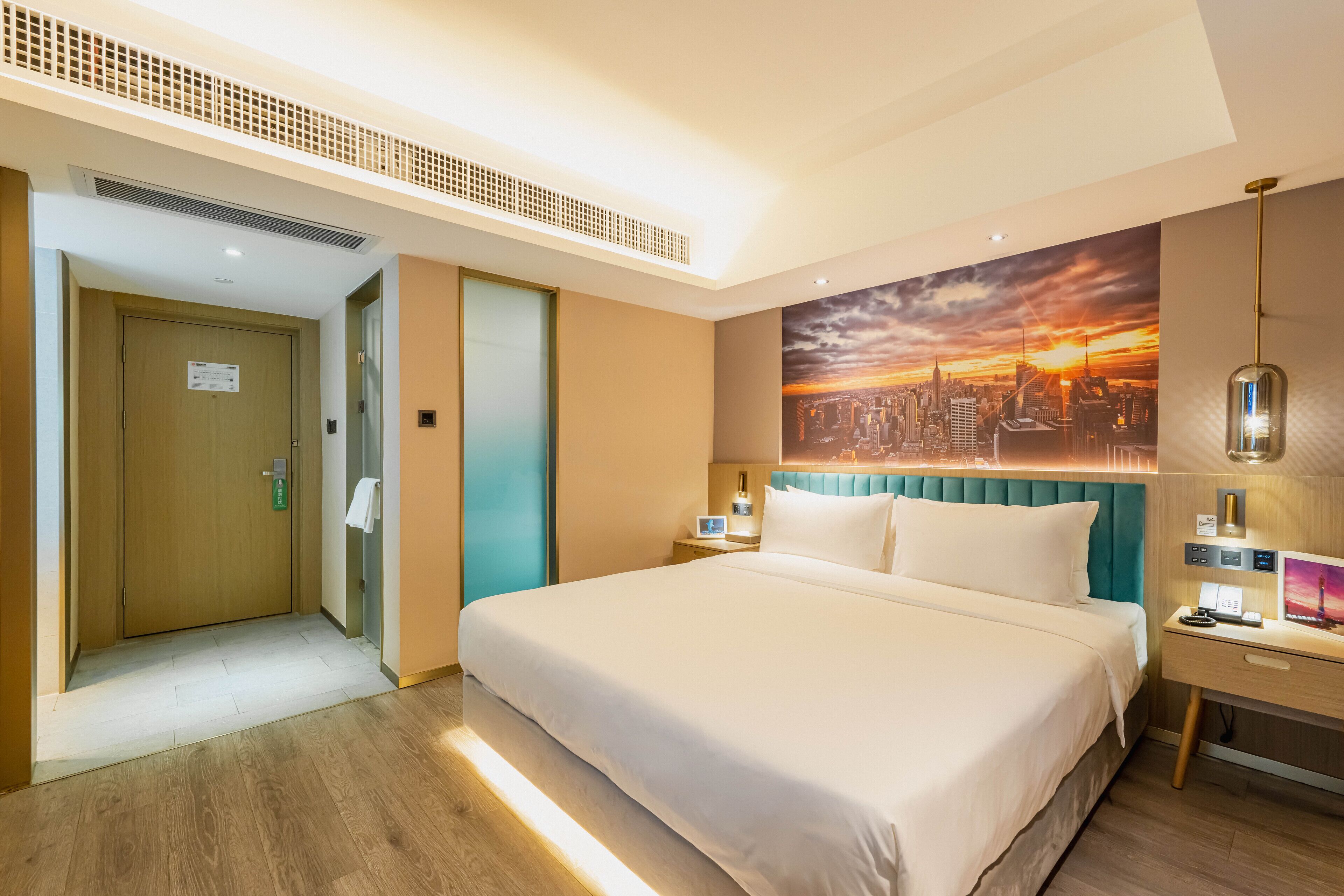 Free WiFi, bed sheets