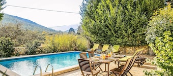 Beautiful Villa with a private pool and parking.