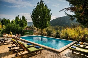 Outdoor pool - Beautiful Villa with a private pool and parking. (Lefkada)