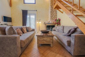 TV - Villa Nefeli, Lefkas G-Villas, with a private pool 10 mins drive from the beach. (Lefkada)