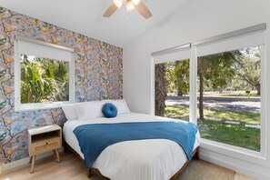 3 bedrooms, travel cot, free WiFi, bed sheets