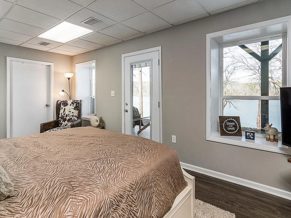 Private, pet friendly lakefront house on Lake Lookout Shoals. Catawba County Vrbo