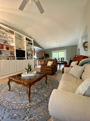 Living area - Park Front Cottage - 15 Minutes To The Beach!  (Wilmington)