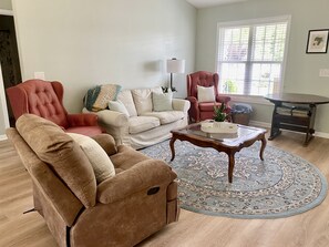 Living area - Park Front Cottage - 15 Minutes To The Beach!  (Wilmington)