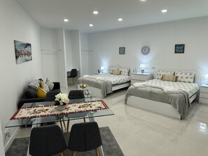 Iron/ironing board, WiFi, bed sheets - Funchal-Studio-Sleeps4-FreeParking (Funchal)