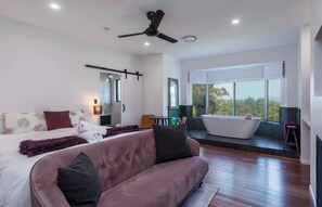 8 bedrooms, desk, iron/ironing board, WiFi