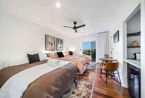 6 chambres, bureau, fer et planche à repasser, Wi-Fi