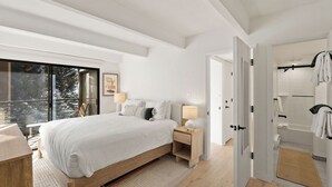 2 bedrooms, iron/ironing board, WiFi (free), bed sheets