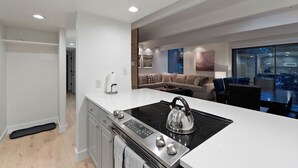 Coffee/tea maker, fridge, microwave, oven