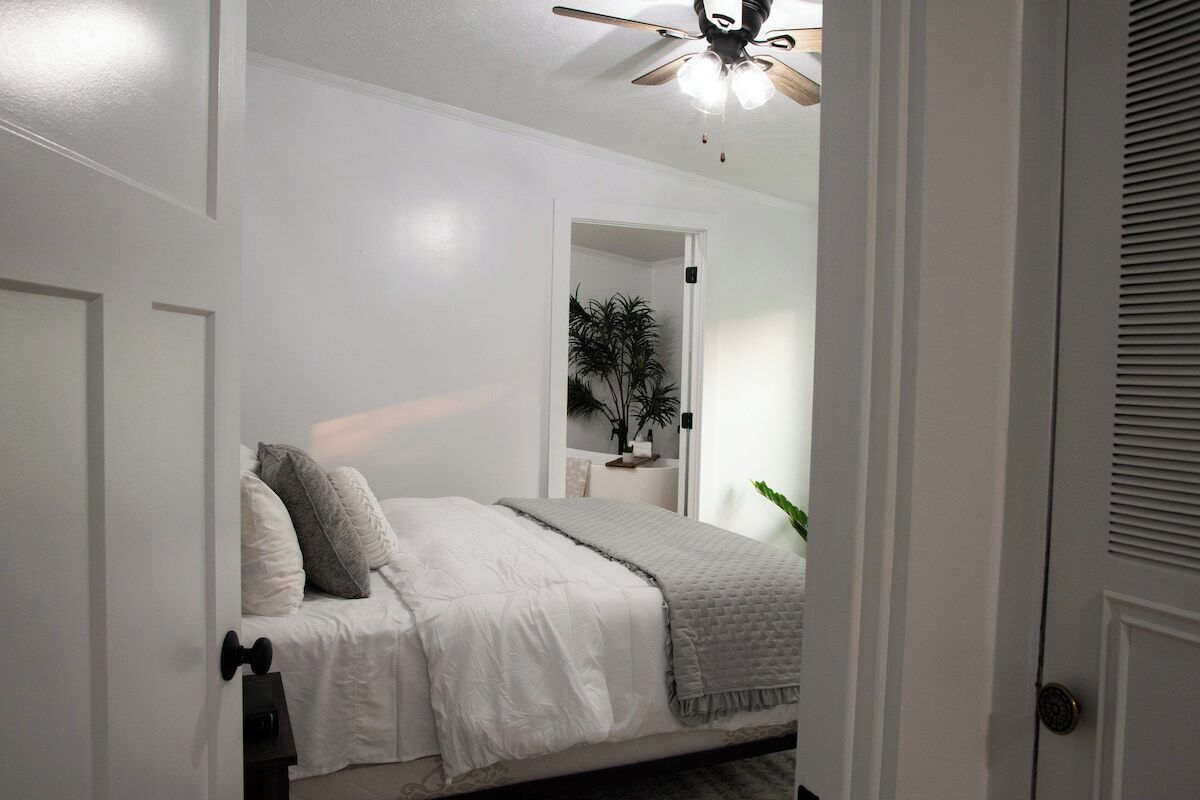 3 bedrooms, iron/ironing board, free WiFi, bed sheets