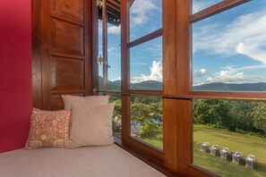 Luxury Suite | 1 bedroom, in-room safe, desk, soundproofing