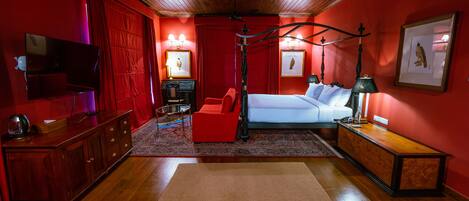 1 bedroom, in-room safe, desk, soundproofing