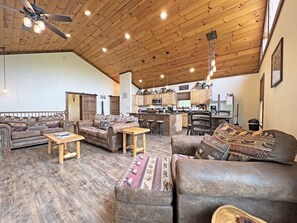 Televisie en een open haard