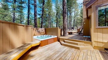 Bain à remous extérieur