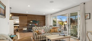 智能电视、壁炉