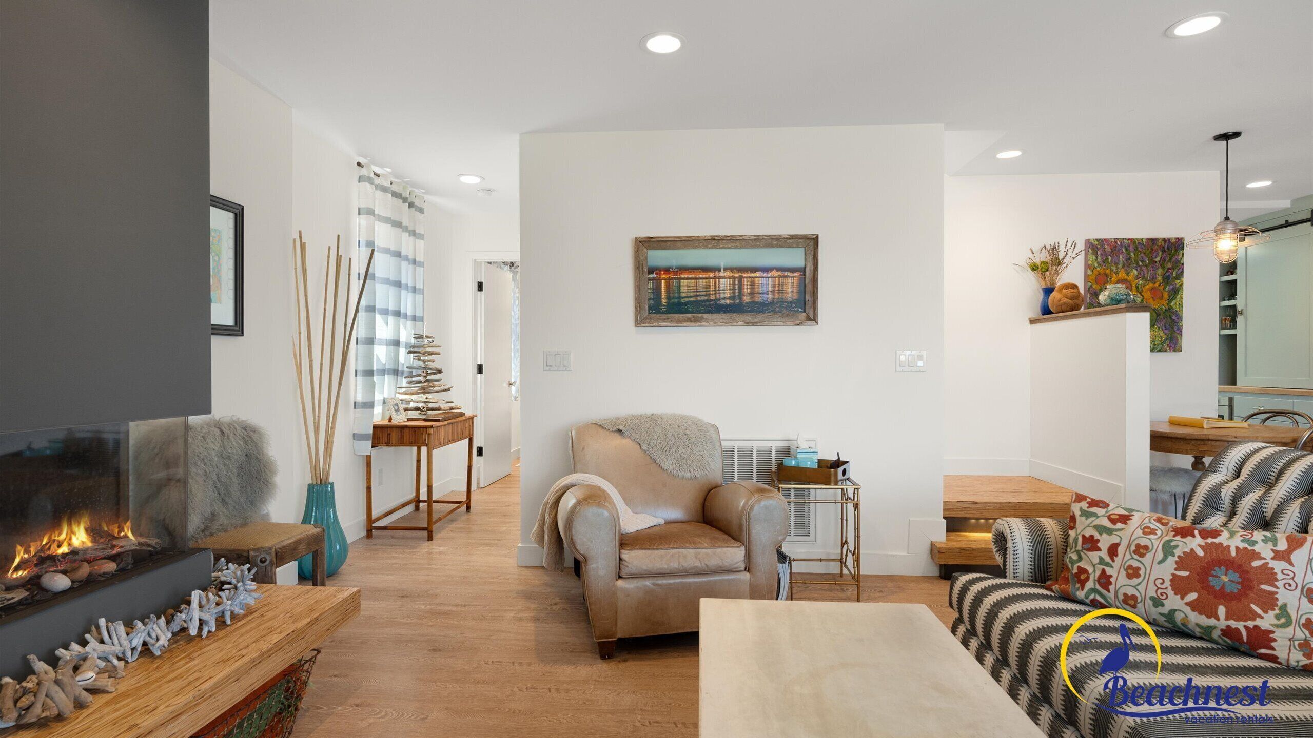 Een smart-tv en een open haard