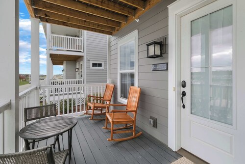 Beach Retreat - 2 Bed 2 Bath