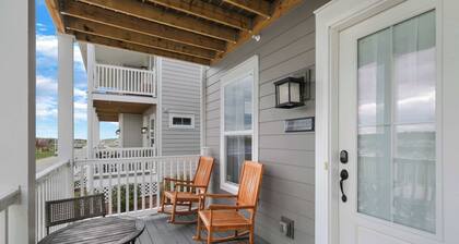 Beach Retreat - 2 Bed 2 Bath