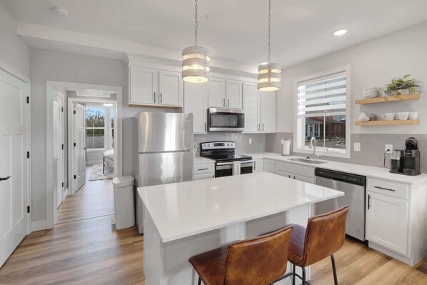 Fridge, microwave, oven, stovetop