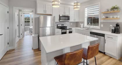 Waterfront Inn 1 bed 1 bath