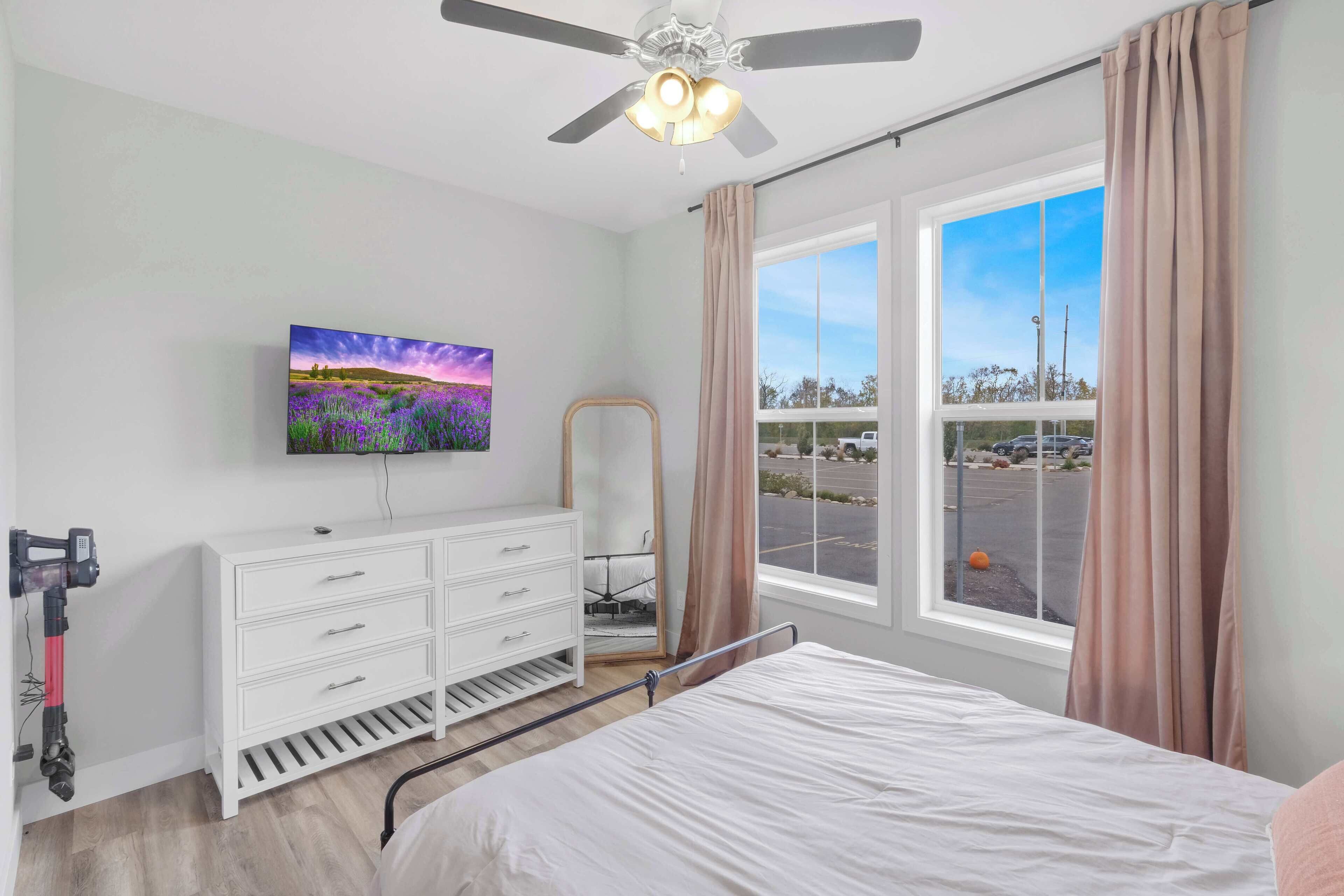 2 室のベッドルーム、アイロン / アイロン台、WiFi (無料)、ベッドシーツ