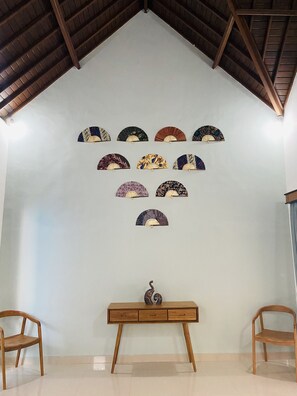 المنشأة من الداخل