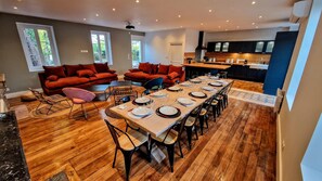 Dining - Villa 1848 / Heated swimming pool all time / Sauna / Billiards / Table football (Épinac)