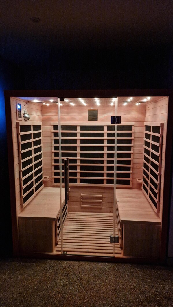 Sauna - Villa 1848 / Heated swimming pool all time / Sauna / Billiards / Table football (Épinac)