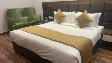 Classic Room | Minibar, free WiFi, bed sheets
