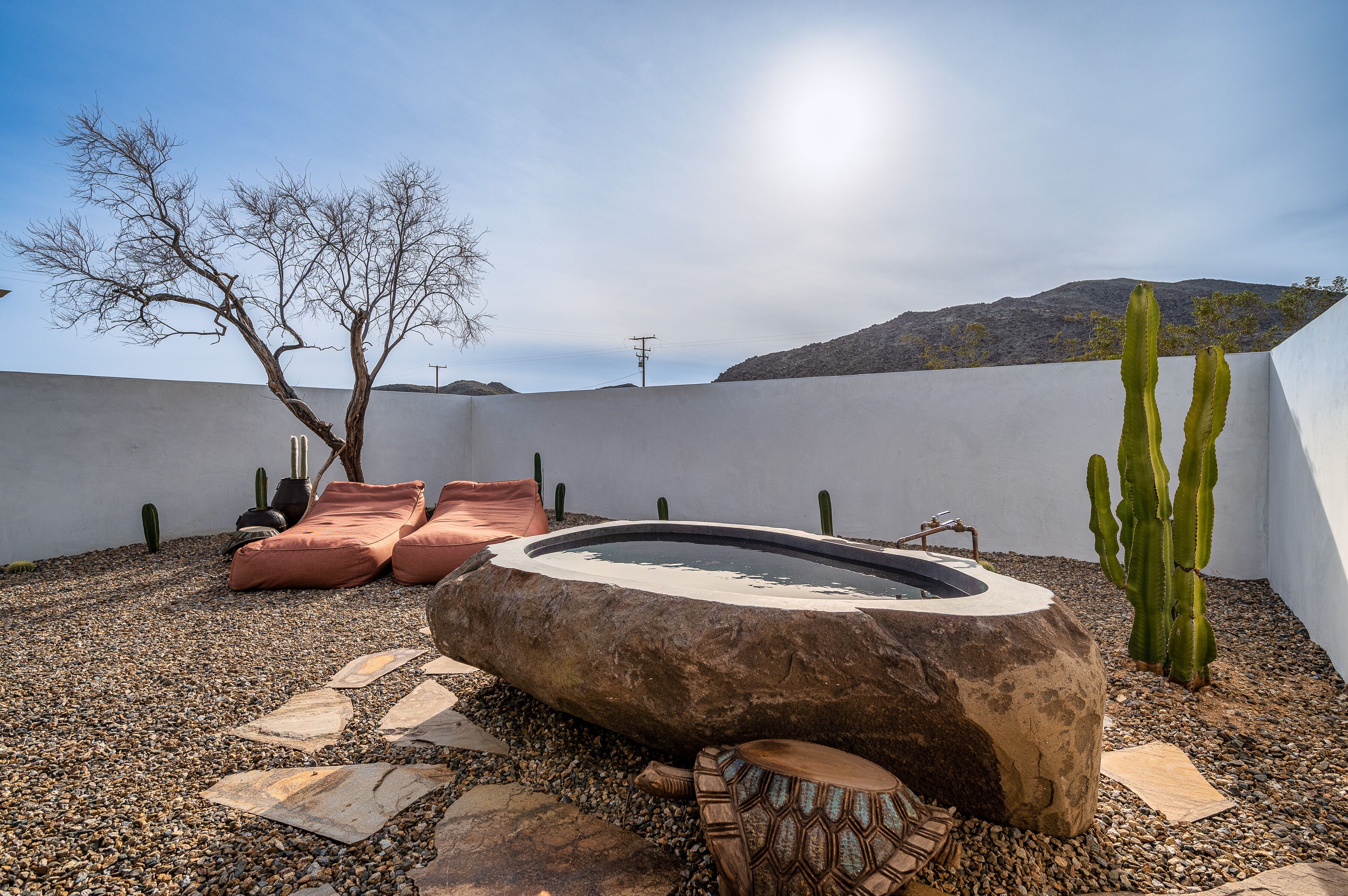 Joshua Tree Wabi Sabi House - A Desert Hideaway