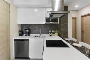 Fridge, microwave, oven, stovetop