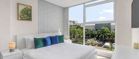 2 habitaciones, caja de seguridad en la habitación y escritorio