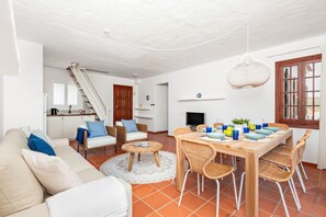 Living area - Sunset Tirant, Your seaside retreat (Platges de Fornells)